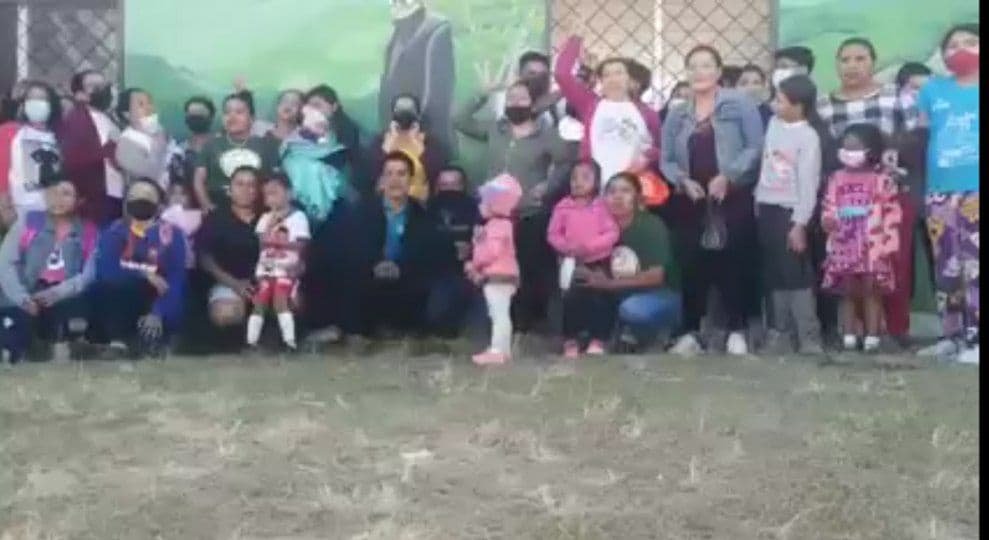 Pobladores de Cusmapa protestan en apoyo a la Fundación Fabretto. 