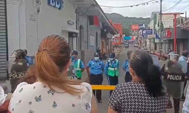 Dictadura nuevamente persigue a la iglesia católica